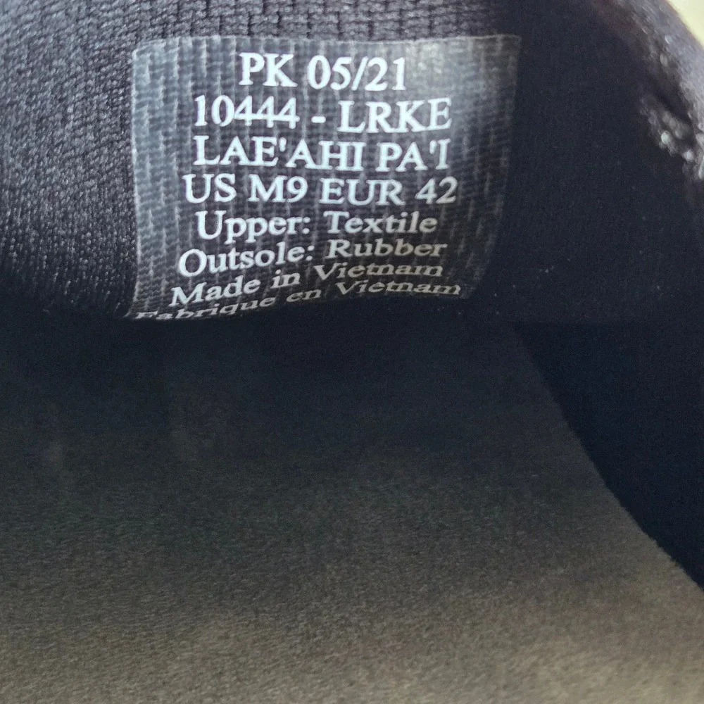 OluKai Lae'ahi Pa'i Mens Black Camo Textile Slip On Sneakers Drop Heel Size 9